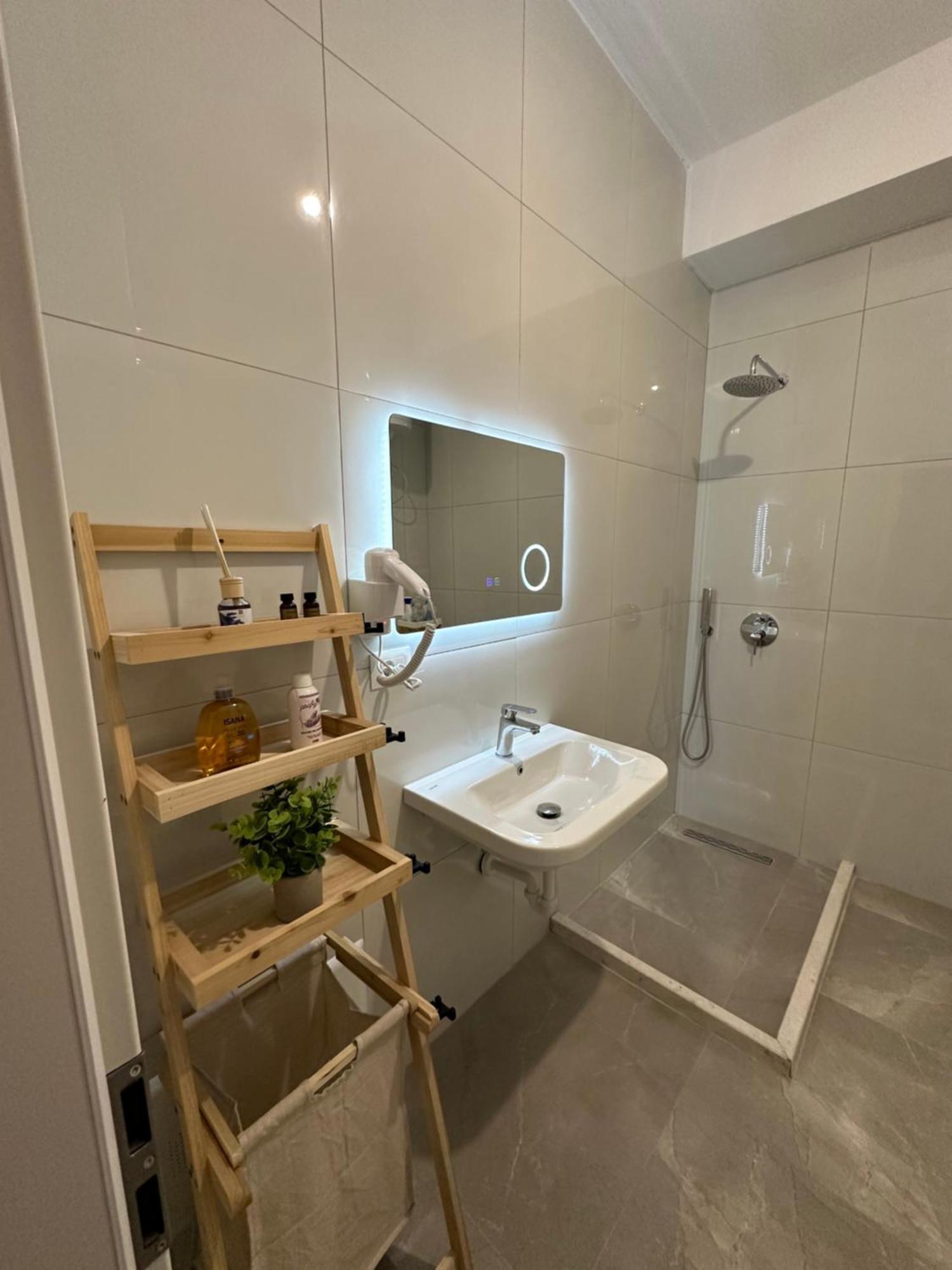 Sunflower Apartment 地拉那 外观 照片
