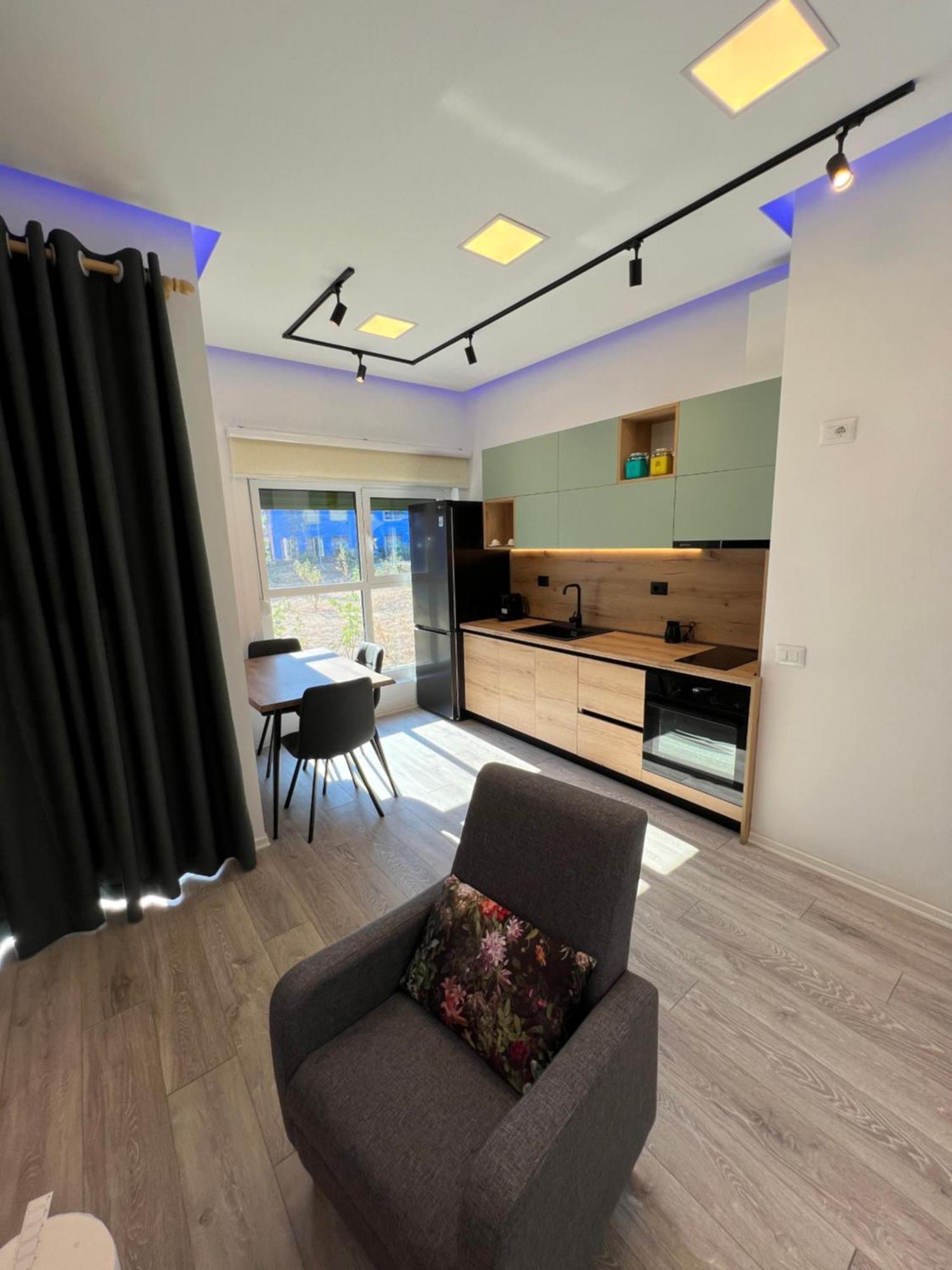 Sunflower Apartment 地拉那 外观 照片