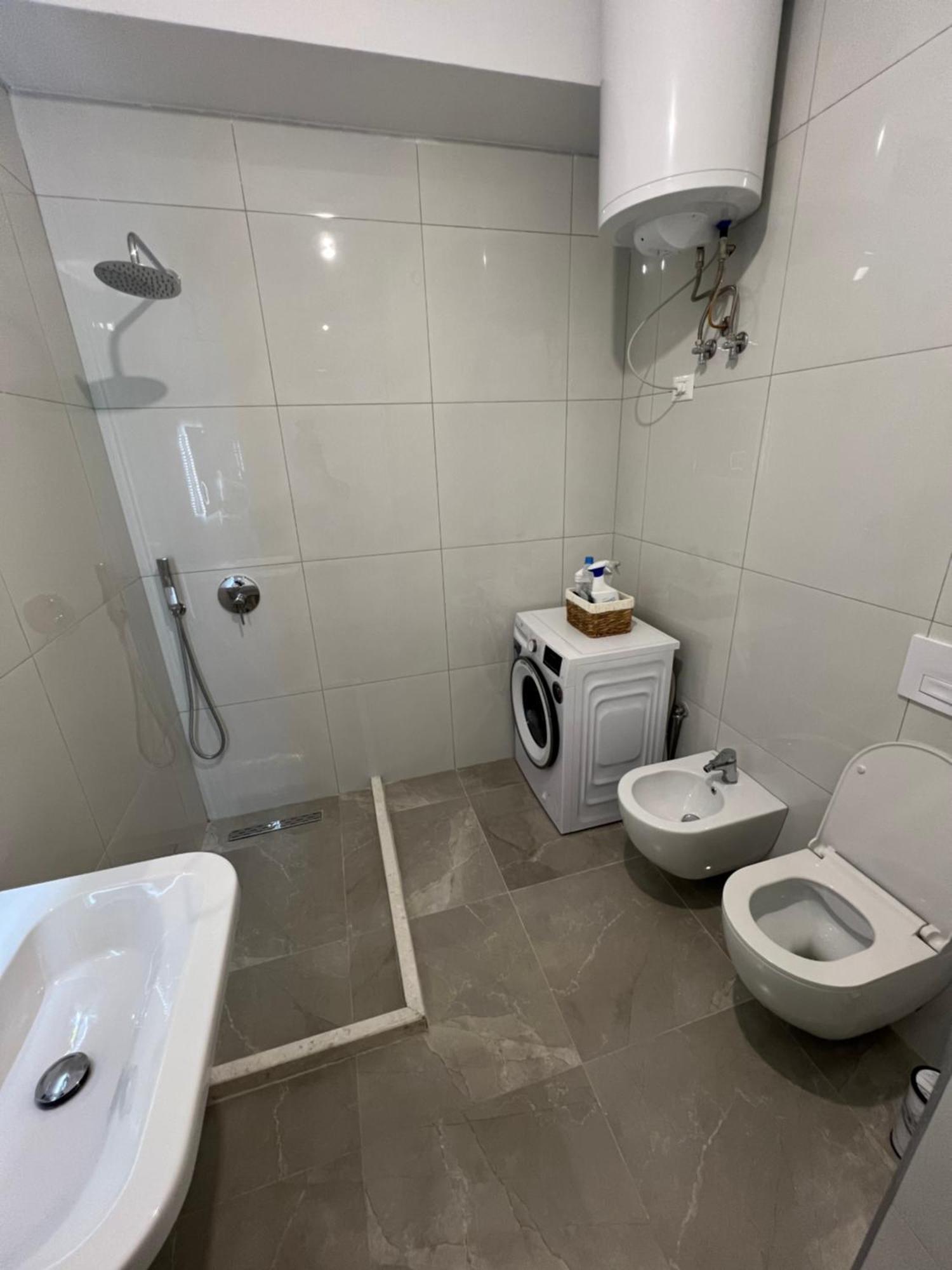 Sunflower Apartment 地拉那 外观 照片