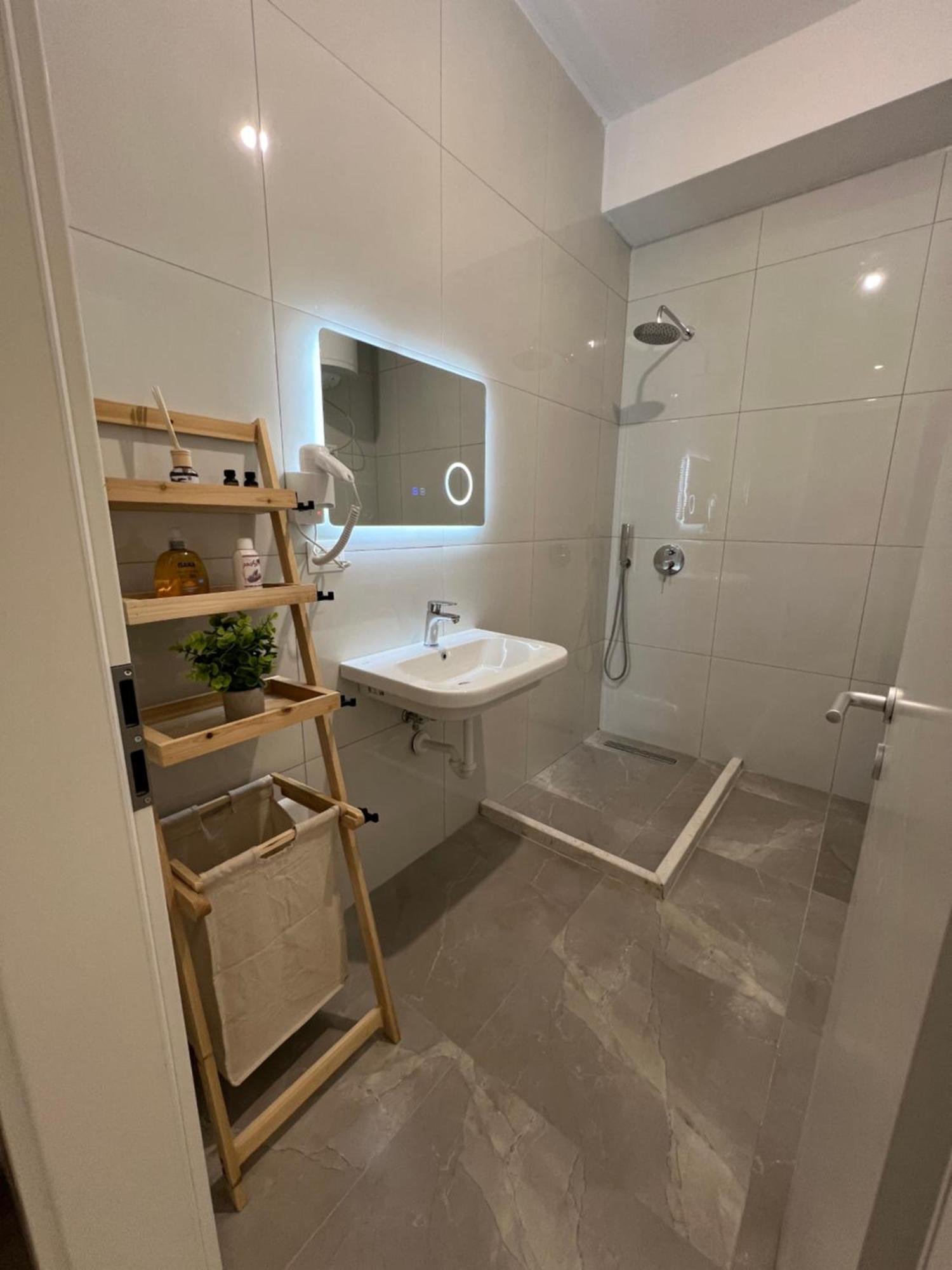 Sunflower Apartment 地拉那 外观 照片