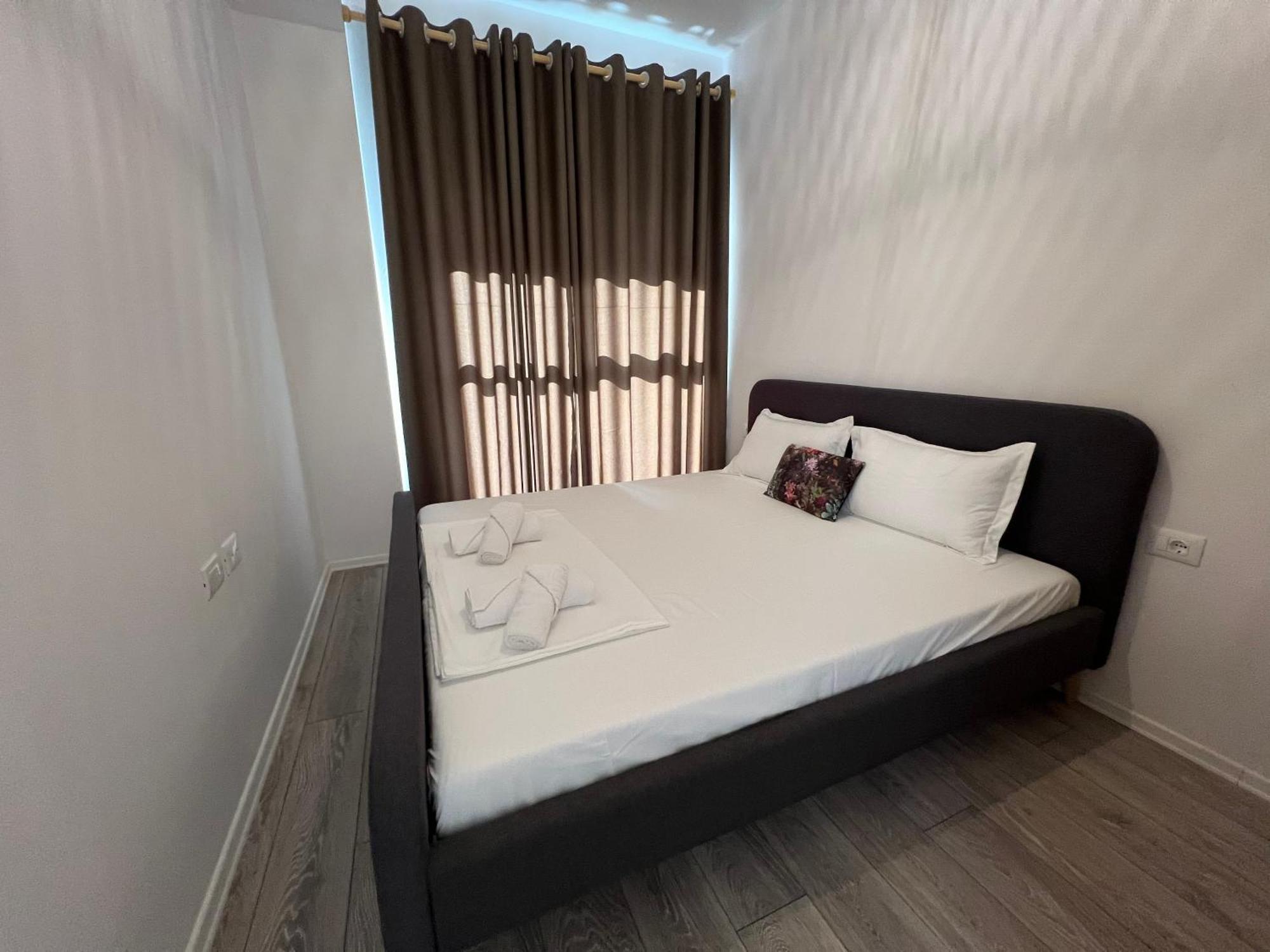 Sunflower Apartment 地拉那 外观 照片