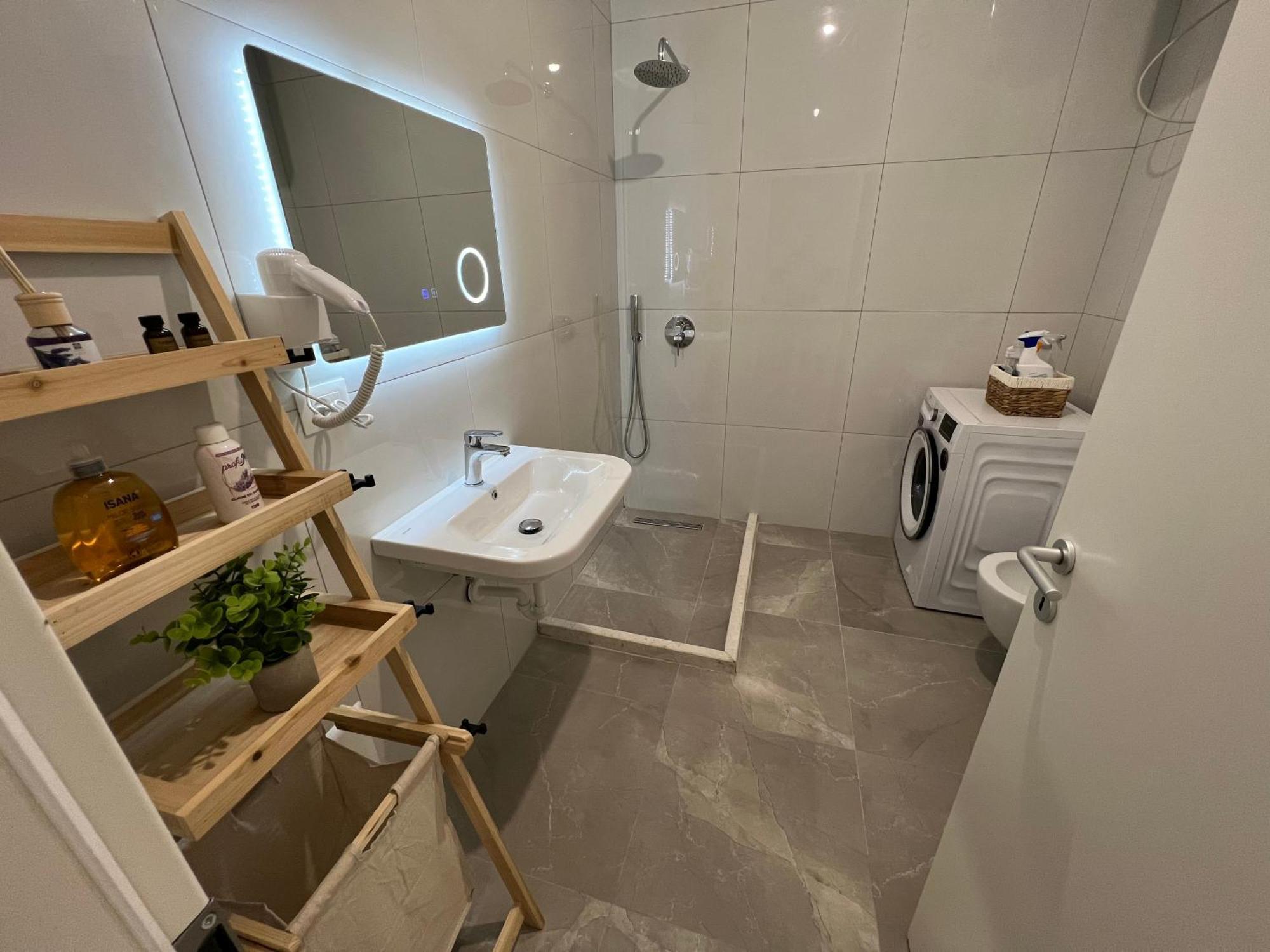 Sunflower Apartment 地拉那 外观 照片