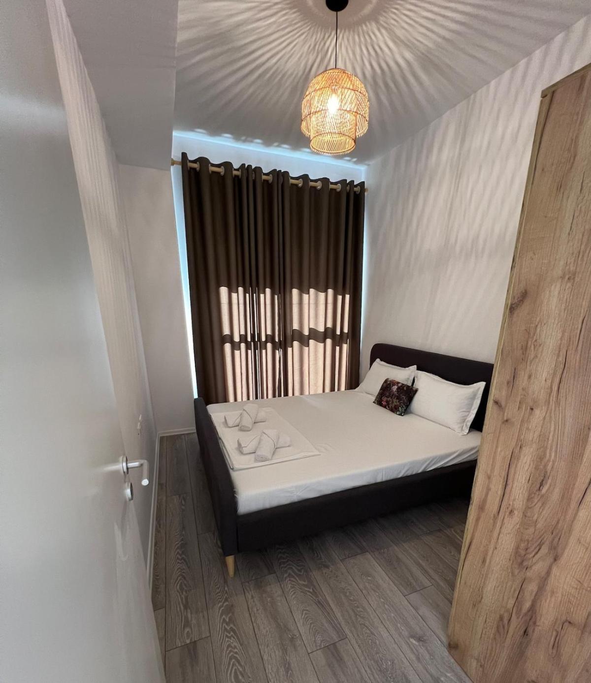 Sunflower Apartment 地拉那 外观 照片